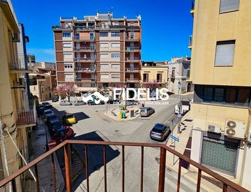 Foto 1 di 24 - Casa indipendente in Vendita in Via Gioacchino Poli 3 a Andria