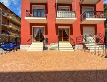 Foto 1 di 31 - Quadrilocale in Vendita in Via delle Palme 8 a San Bartolomeo al Mare