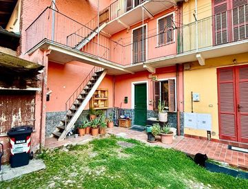 Facciata - Casa bifamiliare in Vendita in Via Carlo Felice Trossi a Gaglianico