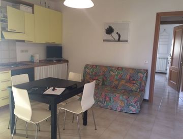 Soggiorno - Bilocale in Affitto in Via Vivaldi Ugolino e Vadino a Pisa