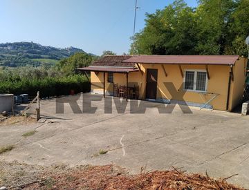 Facciata - Casa indipendente in Vendita in Contrada Quarticelli 4 a Torino di Sangro