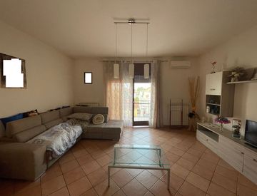 Soggiorno - Trilocale in Vendita in Via Parini a Santhià