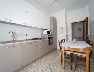 Cucina - Appartamento in Affitto in zona Cavi a Lavagna