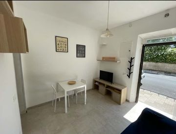 Soggiorno - Trilocale in Affitto in Via Giuseppe Garibaldi 111 a Pisa