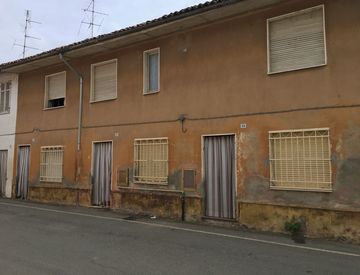 Foto 1 di 9 - Casa indipendente in Vendita in Via garibaldi a Caresana