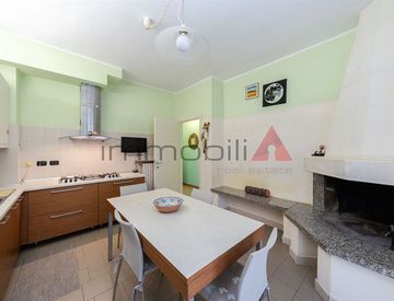 Cucina - Casa bifamiliare in Vendita a Nova Milanese