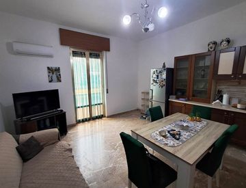 Soggiorno - Trilocale in Vendita in Via Scicli a Pozzallo