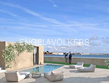 Piscina - Appartamento in Vendita in Via Sandro Gallo a Venezia