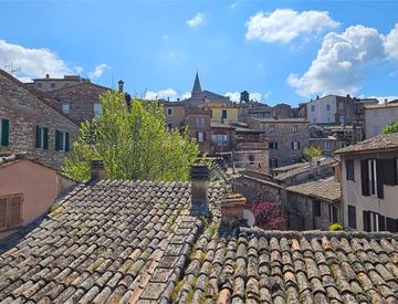 Foto 1 di 39 - Bilocale in Vendita in Via L. Morandi a Todi