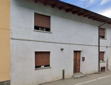 Foto 1 di 25 - Trilocale in Vendita in Via Silvio Pellico 30 a Caresana