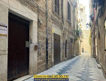 Foto 1 di 20 - Bilocale in Vendita in Via Cardinale Dell'Olio a Bisceglie