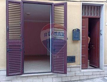 Foto 1 di 12 - Casa indipendente in Vendita in zona Centro a Chiaramonte Gulfi