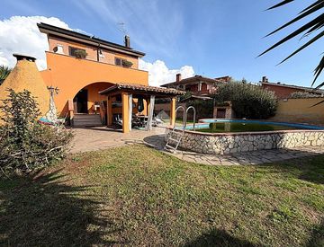 Facciata - Villa in Vendita in Via Napoli 4 a Ardea