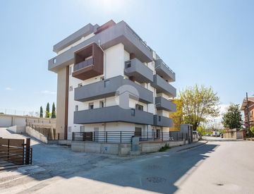 Facciata - Quadrilocale in Vendita in zona Bazzano a Valsamoggia