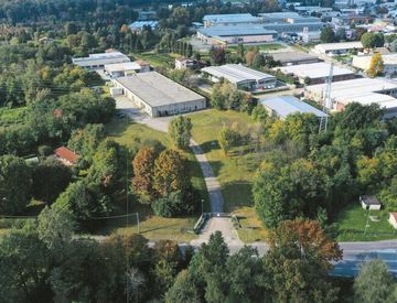 Foto 1 di 19 - Capannone in Vendita a Mariano Comense