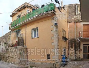 Foto 1 di 11 - Rustico, casale in Vendita in Via Acquasanta 24 a Monterosso Almo