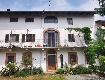 Foto 1 di 26 - Villa in Vendita in Via Garibaldi a San Giacomo Vercellese