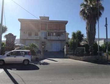 Foto 1 di 3 - Appartamento in Vendita in Via Enrico Berlinguer a Comiso