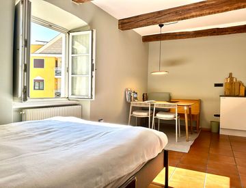 Camera da letto - Monolocale in Vendita in Via Roma a Merano