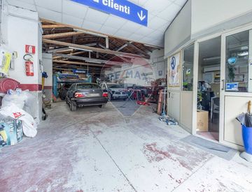 Foto 1 di 6 - Locale commerciale in Vendita in Via Guardia della Carvana 11 a Catania