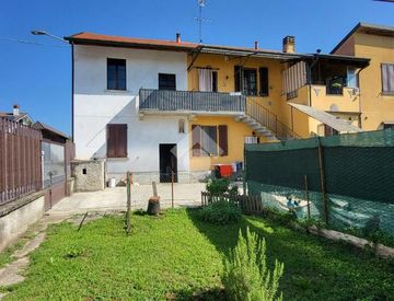 Foto 1 di 35 - Rustico, casale in Vendita in Via alle Fornaci 2 a Robecco sul Naviglio