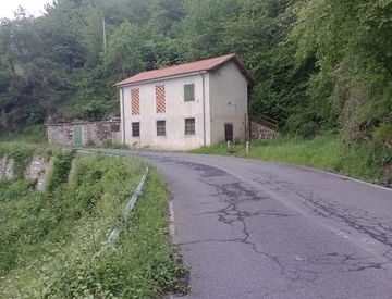 Foto 1 di 7 - Rustico, casale in Vendita in Strada Provinciale 21 a Aurigo