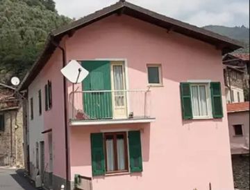 Foto 1 di 6 - Casa indipendente in Vendita in SP3 a Pornassio