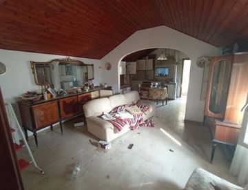 Foto 1 di 19 - Casa indipendente in Vendita in Via Privata Ernesto Carli a Imperia