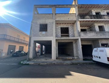 Facciata - Appartamento in Vendita in Via XXIV Maggio a Leverano