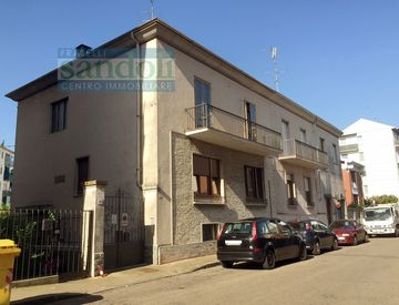 Foto 1 di 34 - Casa indipendente in Vendita in Via Gran Paradiso a Vercelli