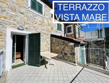 Terrazza - Trilocale in Vendita in Via Besta 10 a Diano San Pietro