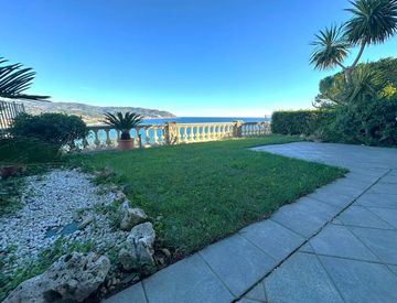 Giardino - Trilocale in Vendita in Via Sant'Elmo a Diano Marina