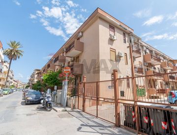 Vista - Quadrilocale in Vendita in Via Gorgone Giovanni 48 a Palermo