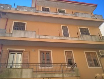 Foto 1 di 16 - Appartamento in Vendita in Via Entella a Ragusa