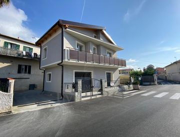 Foto 1 di 29 - Casa indipendente in Vendita in Via Angeli Custodi a Vallecrosia