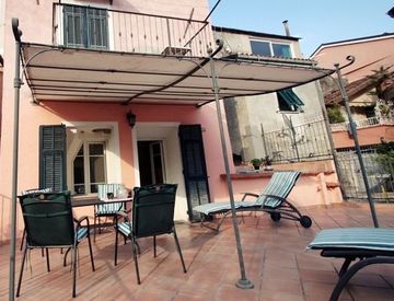Terrazza - Rustico, casale in Vendita in Via della fontana 33 a Diano Castello