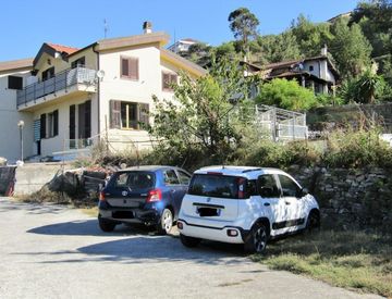 Foto 1 di 18 - Casa bifamiliare, trifamiliare in Vendita a Vallecrosia