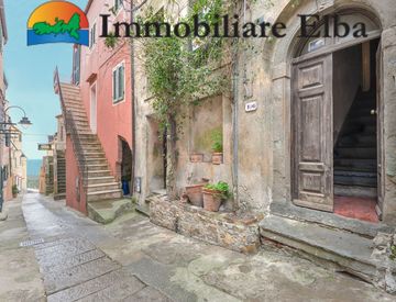 Facciata - Monolocale in Vendita in Via Roma a Capoliveri
