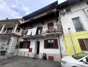 Foto 1 di 22 - Casa bifamiliare, trifamiliare in Vendita a Tronzano Vercellese