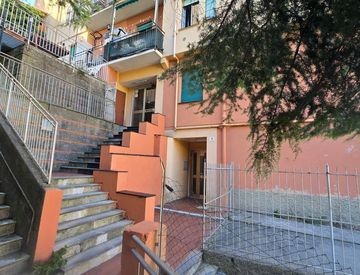 Facciata - Bilocale in Vendita in Via del Manzasco 10 a Genova