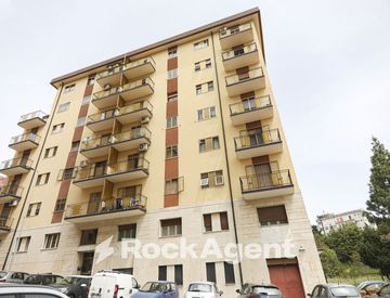 Foto 1 di 41 - Quadrilocale in Vendita in Via Cesare Sinopoli 2 a Catanzaro