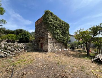 Foto 1 di 25 - Terreno edificabile in Vendita in Regione San Martino a Taggia