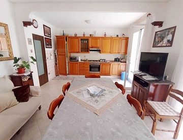 Soggiorno - Quadrilocale in Vendita in Via Garibbe a Vallecrosia