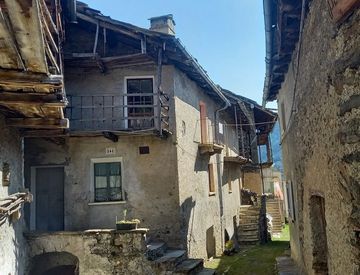 Foto 1 di 15 - Rustico, casale in Vendita in Vicolo San Colombano 65 -127 a Exilles