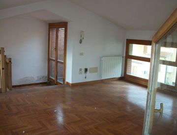 Stanza - Casa indipendente in Affitto in Via Luigi Settembrini Agnano a San Giuliano Terme