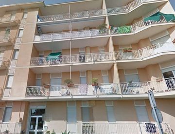 Foto 1 di 30 - Quadrilocale in Vendita in Via Lungofiume a San Bartolomeo al Mare