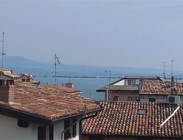 Foto 1 di 11 - Trilocale in Vendita in zona Centro a Desenzano del Garda