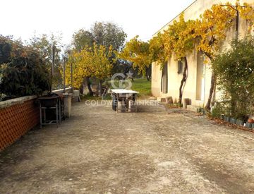 Giardino - Casa indipendente in Vendita in Strada Consortile San Silvestro Rassabia a Modica
