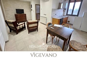 Soggiorno - Trilocale in Vendita in Viale Artigianato a Vigevano