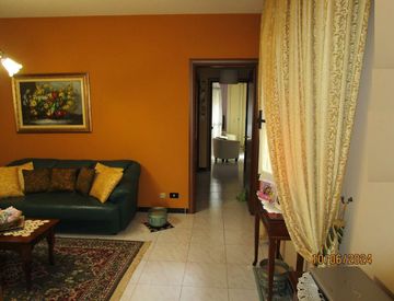 Sala - Trilocale in Vendita in Via Eugenio Montale a Vittoria